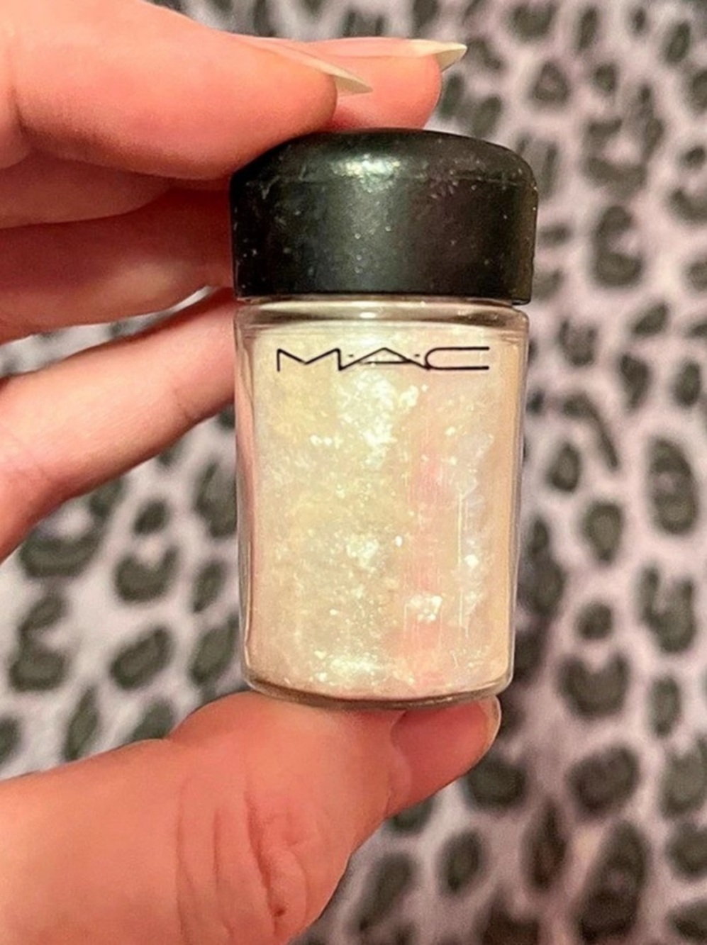 MAC Opal Loose Pigment **RARE **
Brand New, never used, still in package